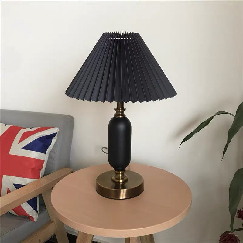 American-Style Pleated Table Lamp